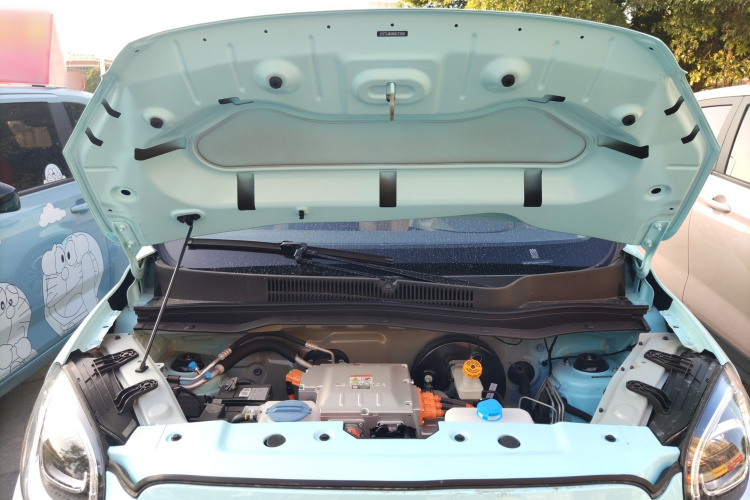 零跑汽车 零跑T03 2025款 310舒享版机舱底盘24