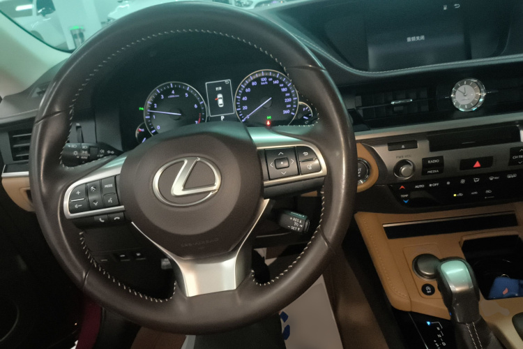 雷克萨斯ES 2015款 200 精英版局部细节13