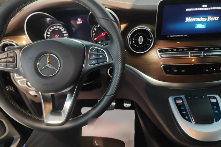 奔驰V级 2022款 V 260 尊贵版中控内饰7002