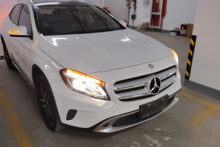 奔驰GLA 2016款 GLA 200 时尚型车身外观3