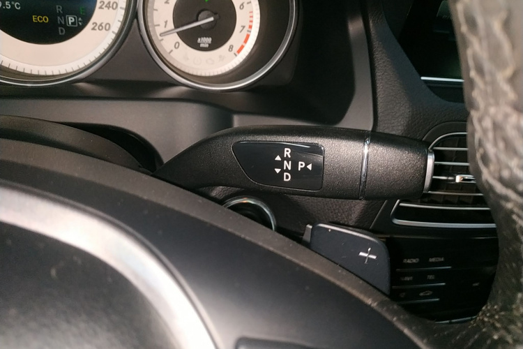 奔驰E级(进口) 2014款 E 200 轿跑版局部细节18