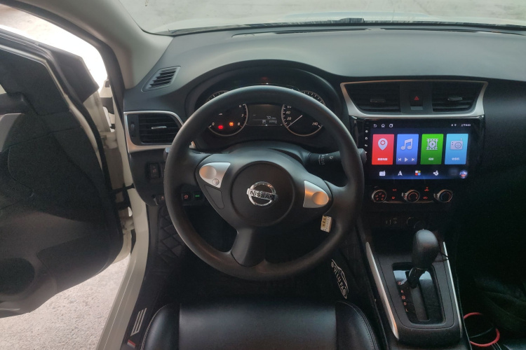 日产 轩逸 2024款 经典 1.6XE CVT舒适版中控内饰13