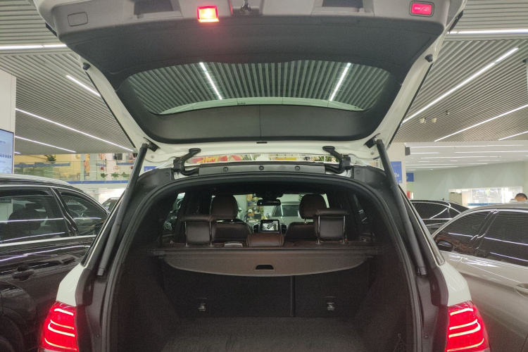 奔驰GLE 2017款 GLE 400 4MATIC机舱底盘23