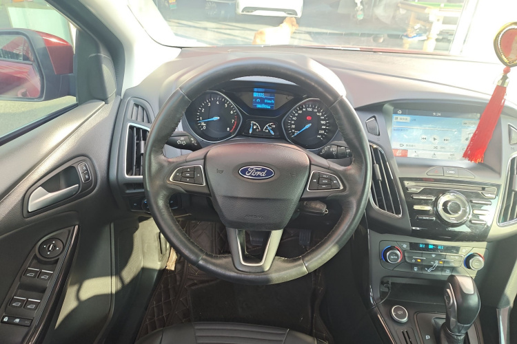 福特 福克斯 2017款 两厢 1.6L 自动风尚型智行版中控内饰13