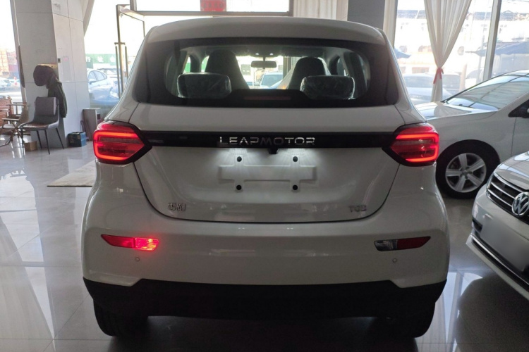 零跑汽车 零跑T03 2025款 310舒享版车身外观6