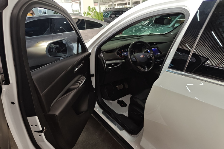 凯迪拉克XT4 2018款 28T 两驱领先型中控内饰20