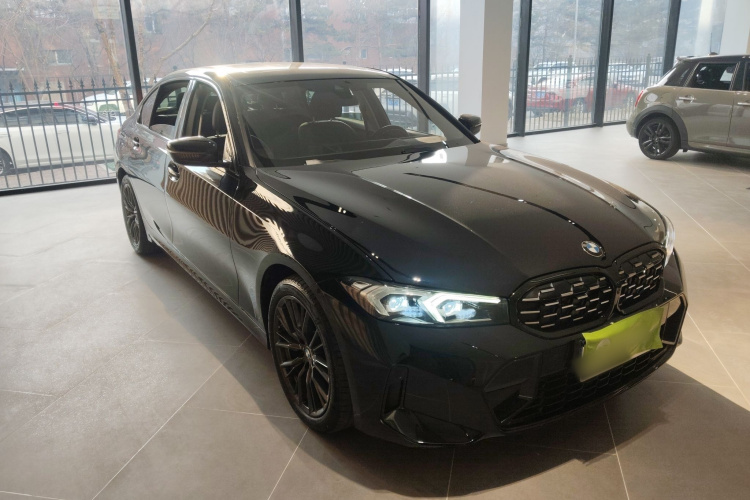 宝马3系 2023款 325Li M运动曜夜套装车身外观3