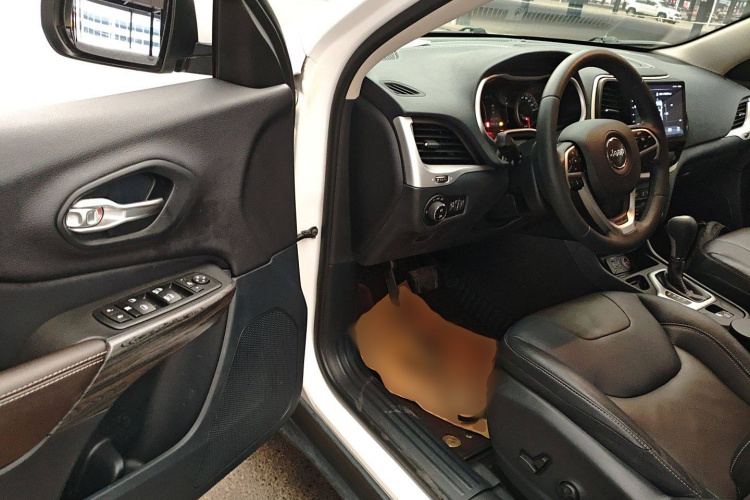 Jeep 自由光 2017款 2.4L 领先版中控内饰7003