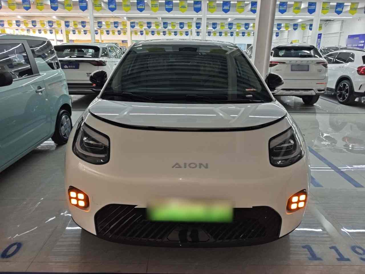 埃安 AION UT 2025款 330星辉版(1)