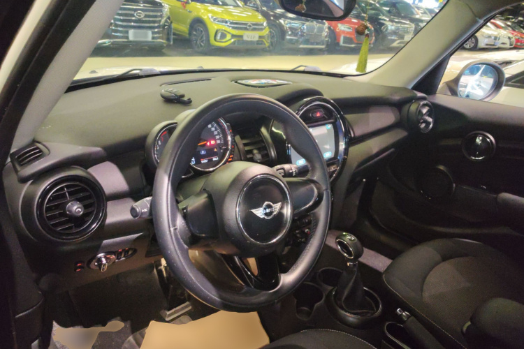 MINI 2015款 1.2T ONE 五门版中控内饰7002