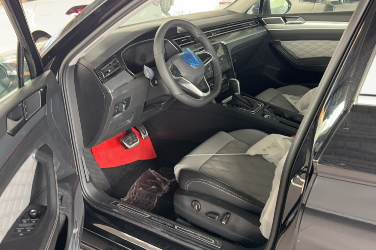 大众 迈腾 2023款 200万辆纪念版 280TSI DSG领先型中控内饰7002