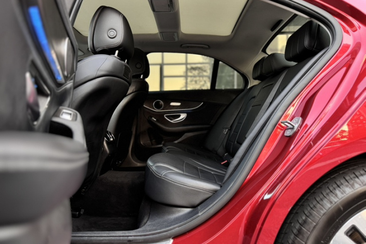 奔驰C级 2018款 C 200 L 运动版中控内饰7001