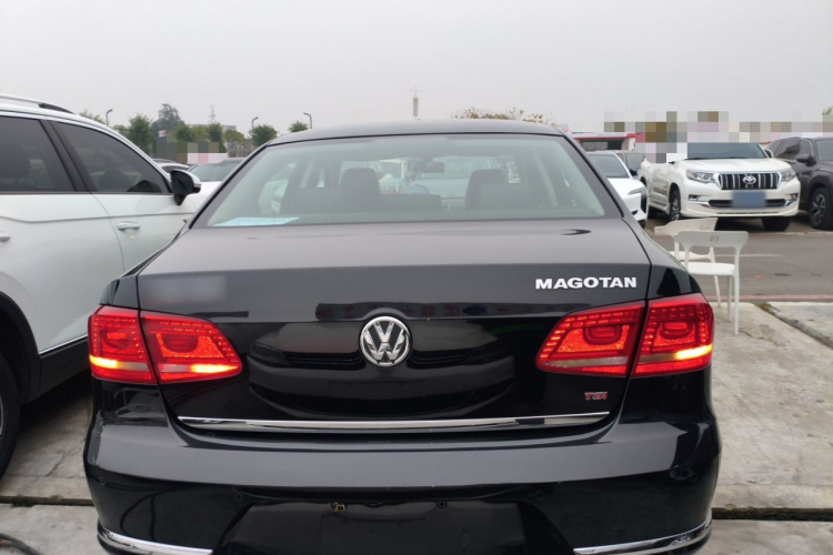 大众 迈腾 2013款 2.0TSI 尊贵型车身外观6