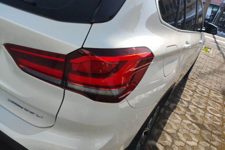 宝马X1 2021款 改款 sDrive25Li 领先型车身外观9