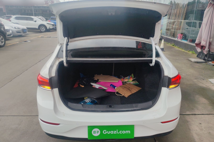 别克 英朗 2019款 15T 双离合互联精英型 国VI机舱底盘23