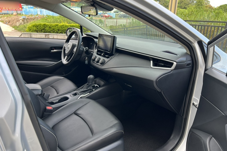 丰田 卡罗拉 2021款 TNGA 1.5L CVT先锋版中控内饰7008