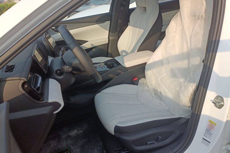 比亚迪 海豹06新能源 2024款 DM-i 120KM尊享型中控内饰19