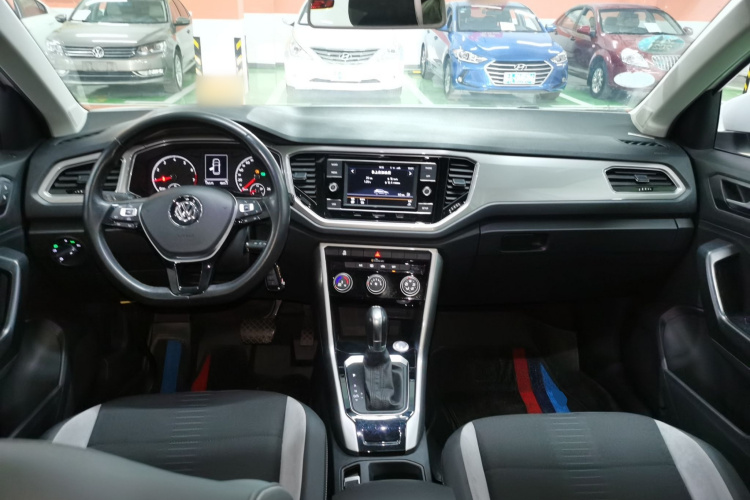 大众 T-ROC探歌 2019款 230TSI DSG两驱进取型 国VI中控内饰7002