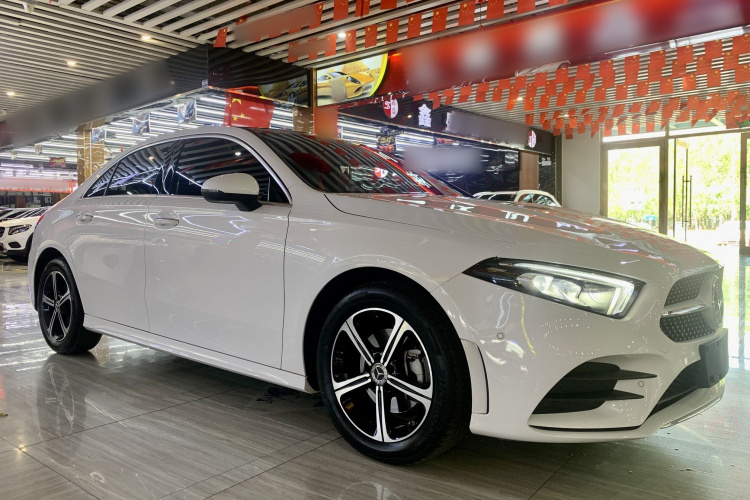 奔驰A级 2022款 改款二 A 200 L 运动轿车时尚型车身外观6001