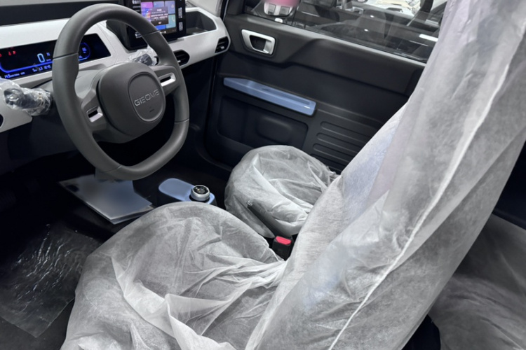 吉利银河 2024款 熊猫mini 200km 耐力熊中控内饰7003