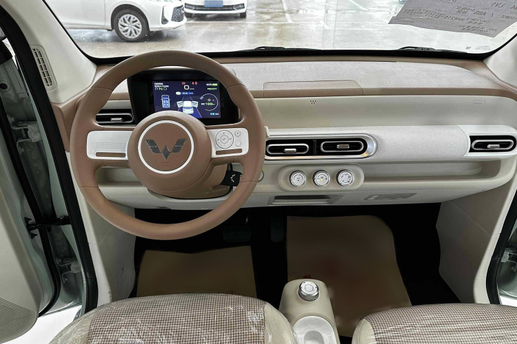 五菱汽车 宏光MINIEV 2024款 第三代 215km 青春版中控内饰7001