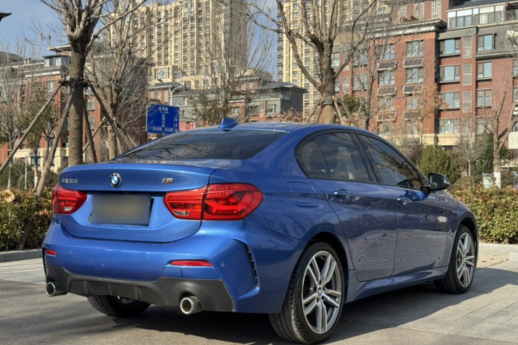 宝马1系 2020款 125i 领先型M运动套装车身外观6008
