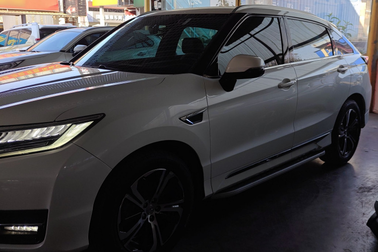 本田UR-V 2017款 370TURBO 两驱尊贵版 国V车身外观6003