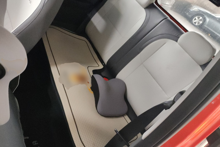 吉利银河 2025款 210km 熊猫骑士中控内饰21