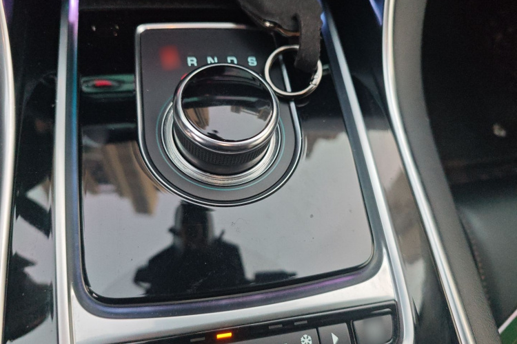 捷豹XEL 2019款 2.0T 200PS 豪华版局部细节18