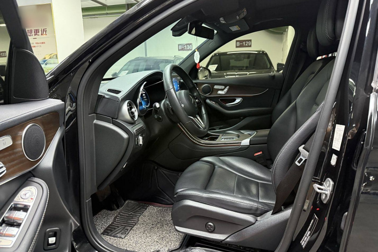 奔驰GLC 2021款 GLC 260 L 4MATIC 豪华型中控内饰7002