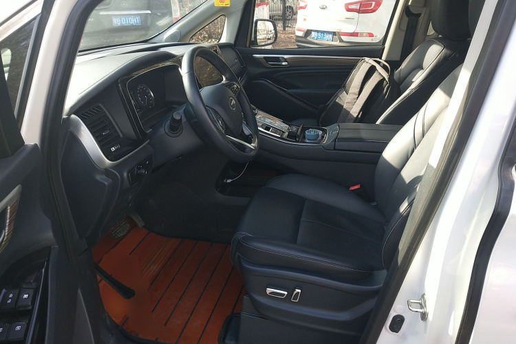 广汽传祺 传祺M8 2023款 领秀系列 390T 尊享版中控内饰19