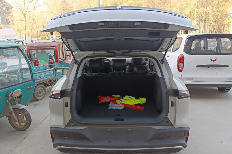 宝骏云海 2024款 600km 纯电版机舱底盘23