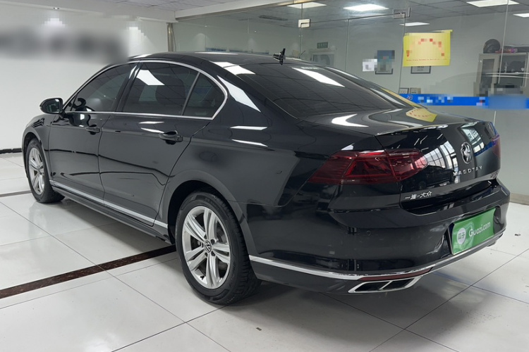 大众 迈腾 2023款 200万辆纪念版 280TSI DSG舒适型车身外观6001