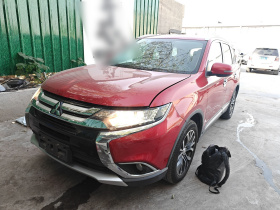 三菱 欧蓝德 2018款 2.0L 两驱荣耀版 5座