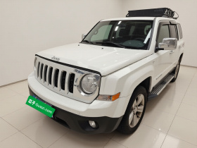 Jeep 自由客 2014款 2.0L 运动增强版