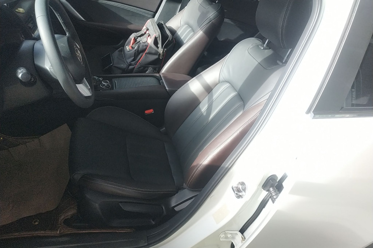 马自达CX-4 2016款 2.0L 自动两驱蓝天品位版局部细节19