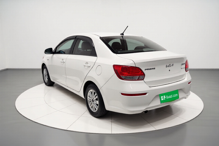 起亚 焕驰 2020款 改款 1.4L 自动舒适天窗版车身外观5