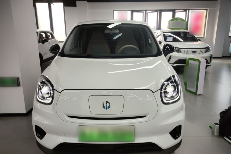 零跑汽车 零跑T03 2024款 403舒享版车身外观2