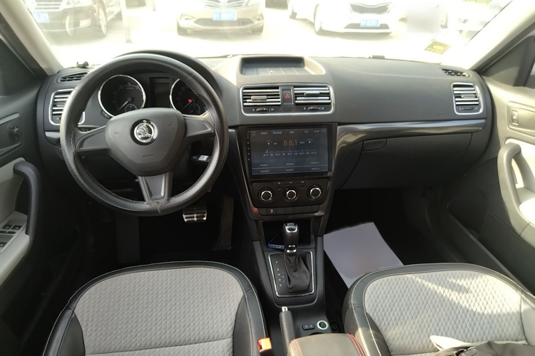 斯柯达 Yeti 2017款 TSI280 DSG前行版中控内饰7002