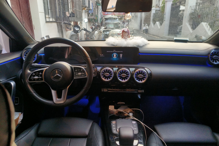 奔驰A级 2021款 A 200 L 运动轿车动感型中控内饰12