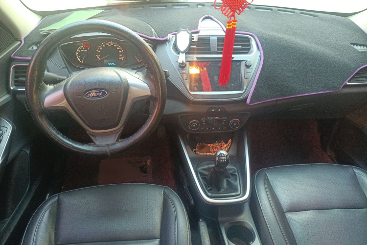 福特 福睿斯 2015款 1.5L 手动时尚型中控内饰7002