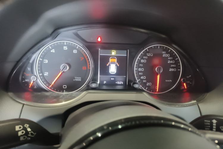 奥迪Q5 2017款 Plus 40 TFSI 技术型局部细节14