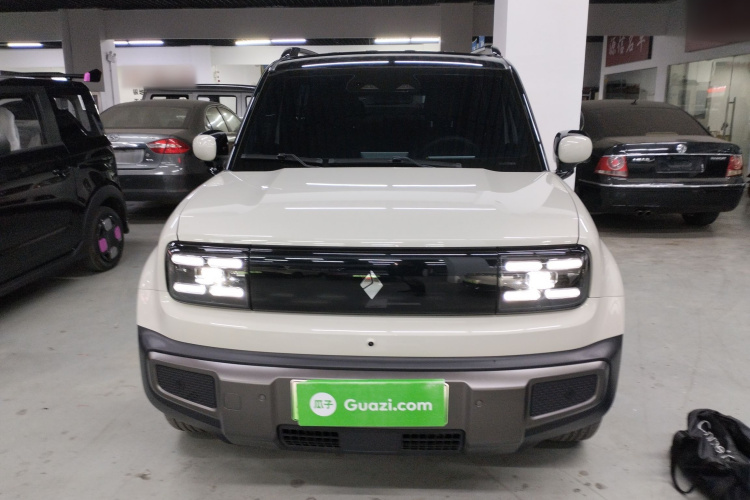 宝骏悦也Plus 2025款 智尊版 5座车身外观2