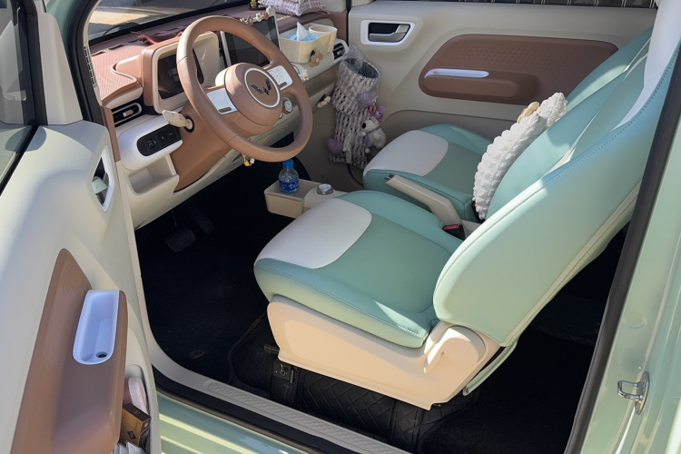 五菱汽车 宏光MINIEV 2024款 第三代 215km 进阶版中控内饰7007