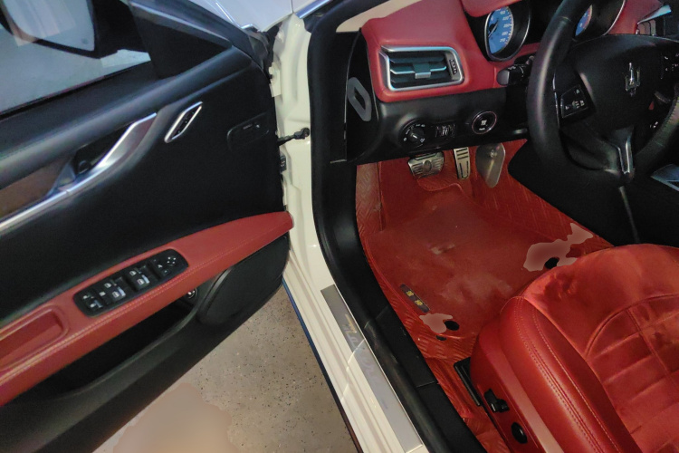 玛莎拉蒂 Ghibli 2014款 3.0T S中控内饰20