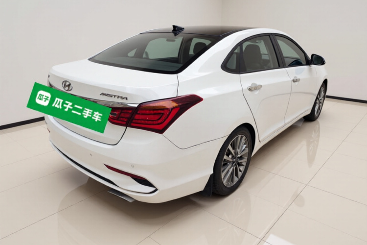 现代 名图 2017款 1.8L 自动尊贵型DLX 国V车身外观7