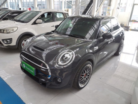MINI 2021款 2.0T COOPER S 经典派 五门版