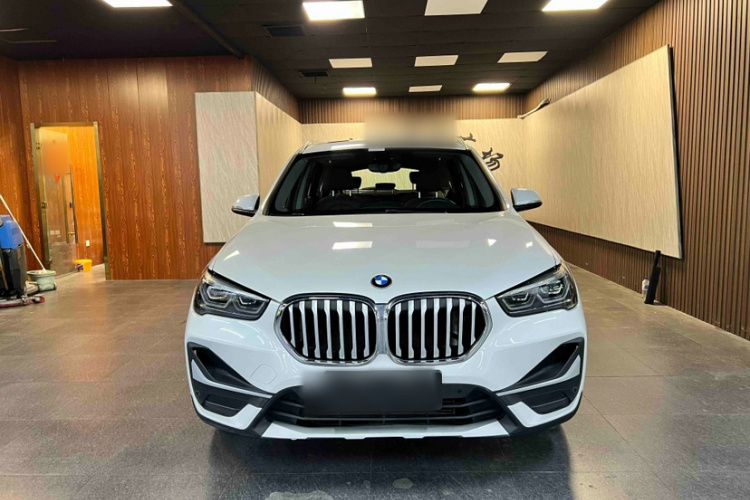 宝马X1 2020款 xDrive25Li 尊享型车身外观6008