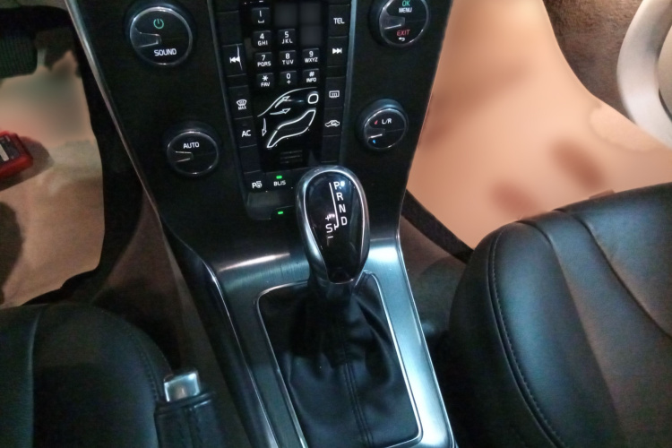 沃尔沃V40 2013款 2.0T 智雅版局部细节18