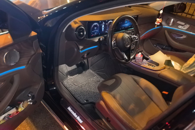 奔驰E级 2022款 改款三 E 300 L 时尚型中控内饰20